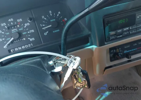 1994 Ford Explorer из США, поврежденный, VIN 1FMDU34X3RUD17643